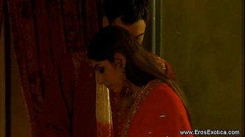 Iranian spouses have sex in the bedroom