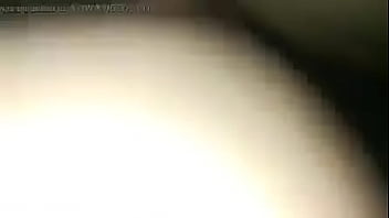 Iranian woman hooks up with a stranger in the backseat of a car